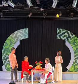 Phim, kịch mùa tết thắng lớn