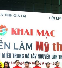 Triển lãm mỹ thuật khu vực V: Hội tụ sắc màu từ đại ngàn đến đại dương