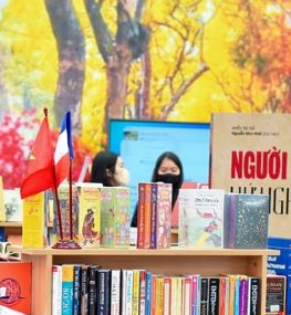 Văn học Việt: Nhìn lại để đi tới