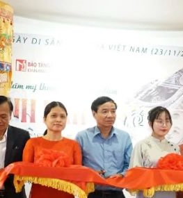 Đà Nẵng: Khai mạc triển lãm mỹ thuật "Tranh dân gian Việt Nam"