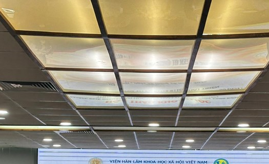 GS Phong Lê: Giới trẻ chi tiền triệu để xem “sao” nhưng ngại ngần bỏ 50 nghìn ra mua sách