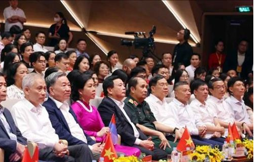 Tổng Bí thư Tô Lâm dự Chương trình nghệ thuật đặc biệt "Đảng trong mùa Xuân đại thắng"