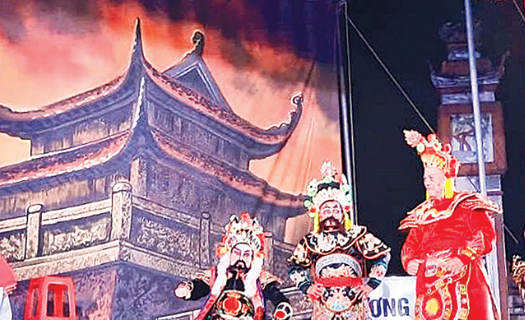 Lặng lẽ giữ tuồng