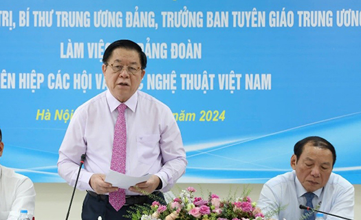 ĐỒNG CHÍ NGUYỄN TRỌNG NGHĨA, TRƯỞNG BAN TUYÊN GIÁO TRUNG ƯƠNG LÀM VIỆC VỚI ĐẢNG ĐOÀN LIÊN HIỆP CÁC HỘI VĂN HỌC NGHỆ THUẬT VIỆT NAM