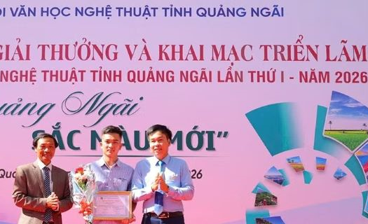 Trao giải Cuộc thi ảnh nghệ thuật “Quảng Ngãi sắc màu mới”