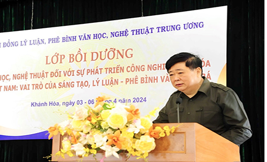 HỘI ĐỒNG LÝ LUẬN, PHÊ BÌNH VĂN HỌC, NGHỆ THUẬT TRUNG ƯƠNG TỔ CHỨC LỚP BỒI DƯỠNG “VĂN HỌC, NGHỆ THUẬT ĐỐI VỚI SỰ PHÁT TRIỂN CÔNG NGHIỆP VĂN HÓA Ở VIỆT NAM: VAI TRÒ CỦA SÁNG TẠO, LÝ LUẬN-PHÊ BÌNH VÀ QUẢNG BÁ” KHU VỰC PHÍA NAM