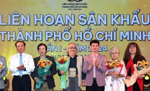 Tưng bừng khai mạc Liên hoan Sân khấu TPHCM lần 1 năm 2024 "Khát vọng Phương Nam"