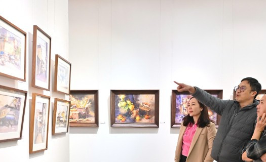 Vẻ đẹp đầy sức gợi trong triển lãm "Chuyện màu nước - Vietnam Watercolor Artists"