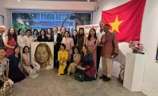 Văn hóa soi đường: Quảng bá hội họa Việt Nam tại Singapore