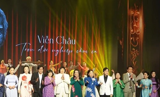 Đêm tôn vinh “ông vua vọng cổ” Viễn Châu