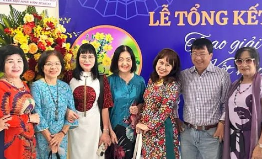 Phong phú đời sống văn học trong không gian mới