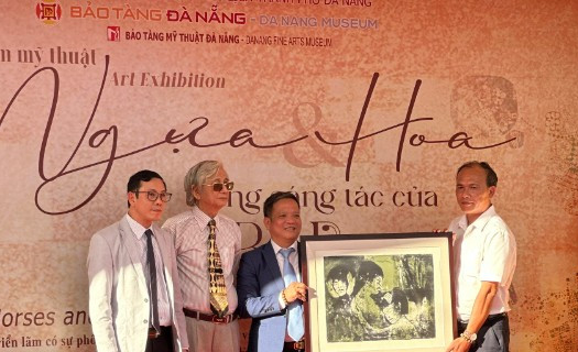 Triển lãm Ngựa và Hoa của Lê Bá Đảng tại Đà Nẵng