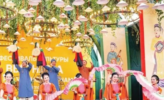Đưa hình ảnh Việt Nam đến với bạn bè quốc tế