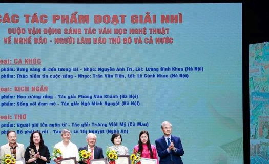 Trao 30 giải sáng tác văn học, nghệ thuật về nghề báo, người làm báo