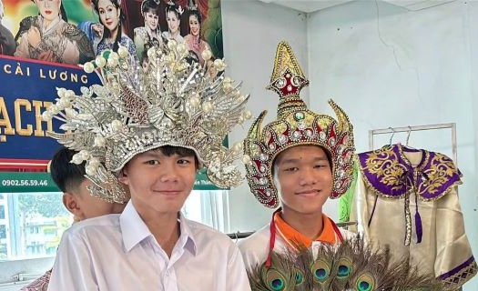 Để tiếng đàn, câu hát ở lại cùng học trò