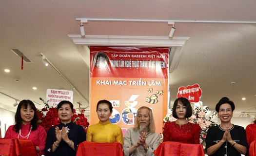 Triển lãm “Sắc thu”: ​Vẻ đẹp nhân văn trong nhịp sống đương đại