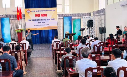 Đẩy mạnh phát triển văn học, nghệ thuật trong thời kỳ mới