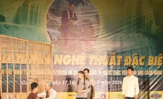 Khai mạc Chương trình nghệ thuật đặc biệt về Bác Hồ tại Pác Bó