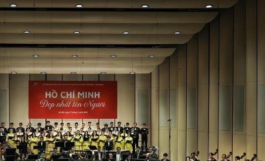 Bản hòa ca nghệ thuật "Hồ Chí Minh đẹp nhất tên Người"