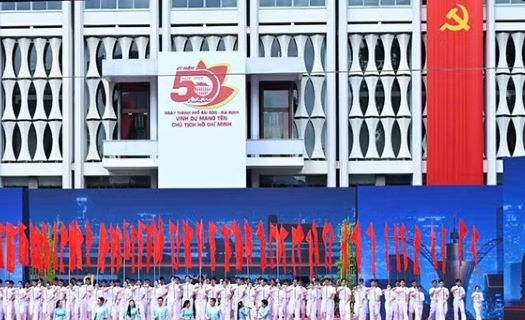 Ấn tượng chương trình nghệ thuật “Thành phố Hồ Chí Minh - Sáng mãi tên Người”